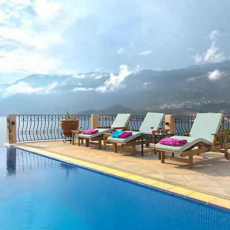 Poseidon-in Winter Heated Outdoor Pool Vila *