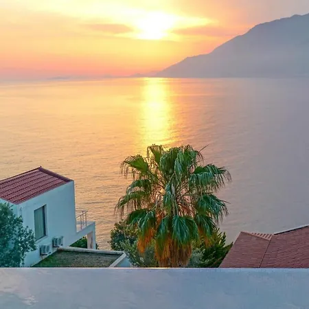 Poseidon-in Winter Heated Outdoor Pool Vila *