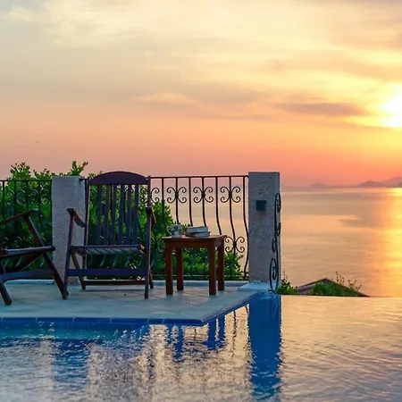 Vila Poseidon-in Winter Heated Outdoor Pool
