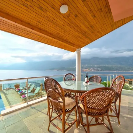 Vila Poseidon-in Winter Heated Outdoor Pool