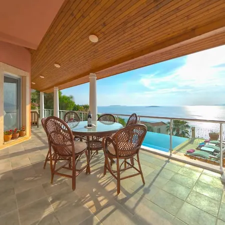Vila Poseidon-in Winter Heated Outdoor Pool