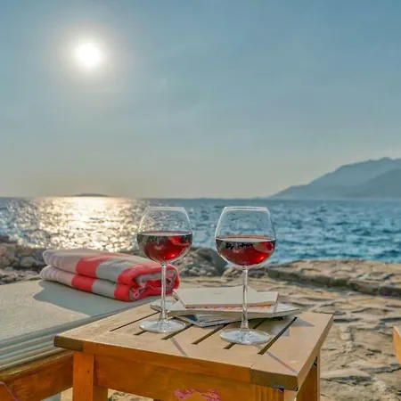 Poseidon-in Winter Heated Outdoor Pool Villa